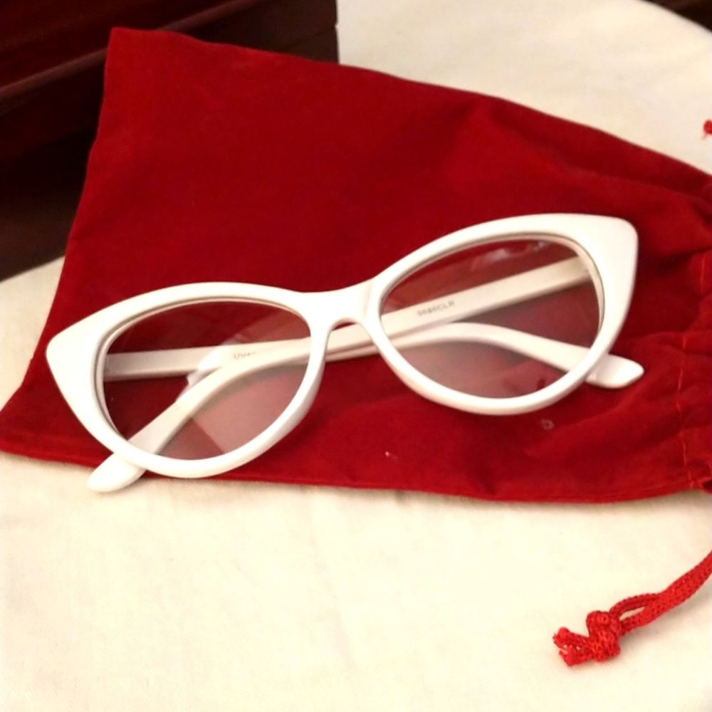 "Gorgeous Kitty" Fashionable cat eye Glasses by Natural Girls Rock